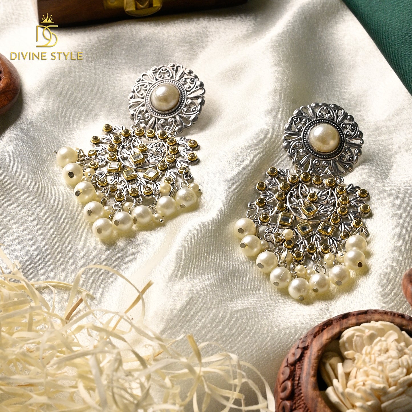 Divine Style Traditional Kundan Pearl Jhumka