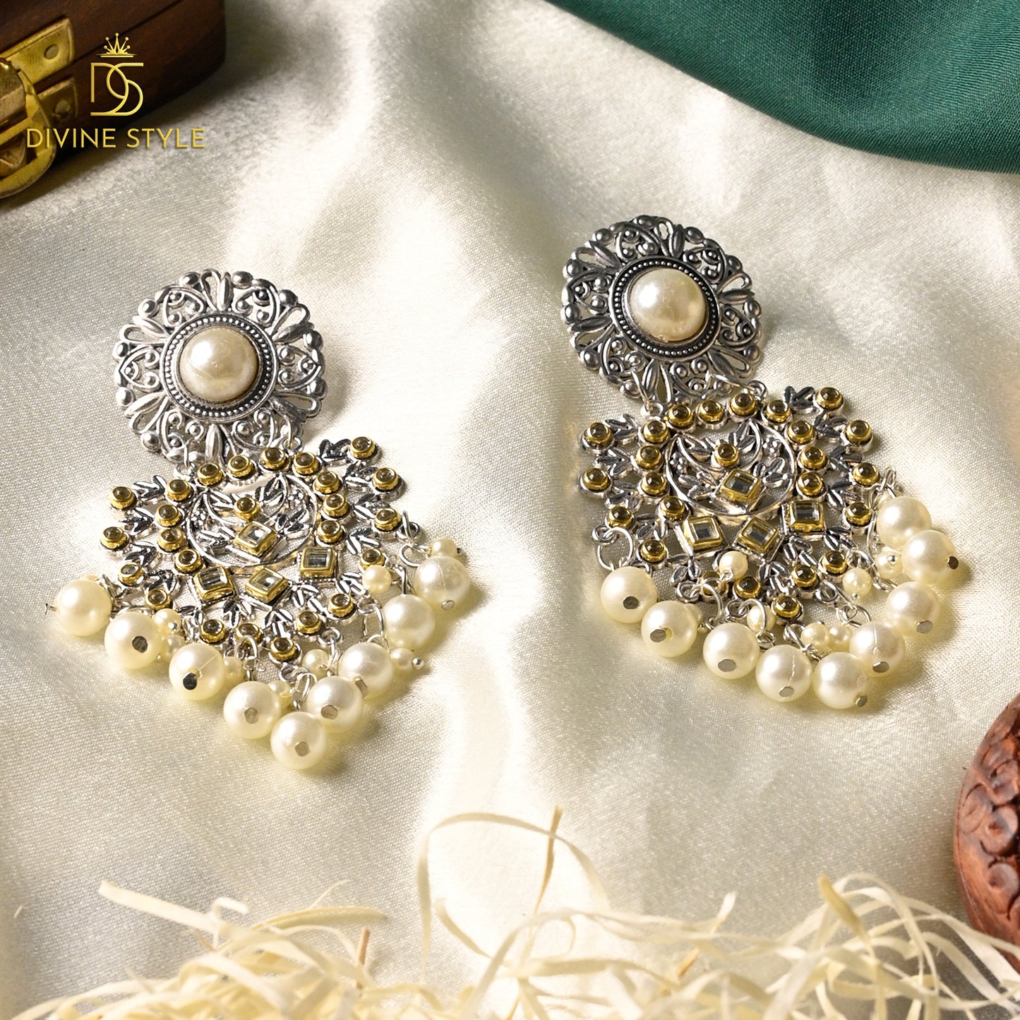 Divine Style Traditional Kundan Pearl Jhumka