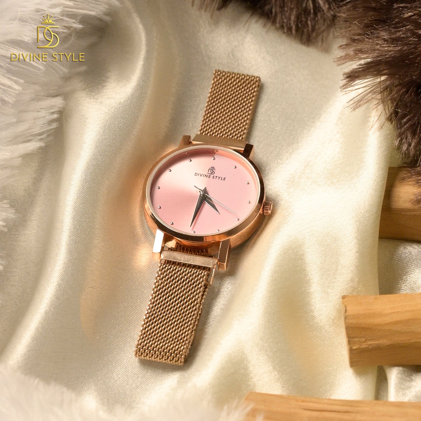 Divine Style Rose Gold Plated Mesh Chain Analog Wrist Watch for Women (Pink)