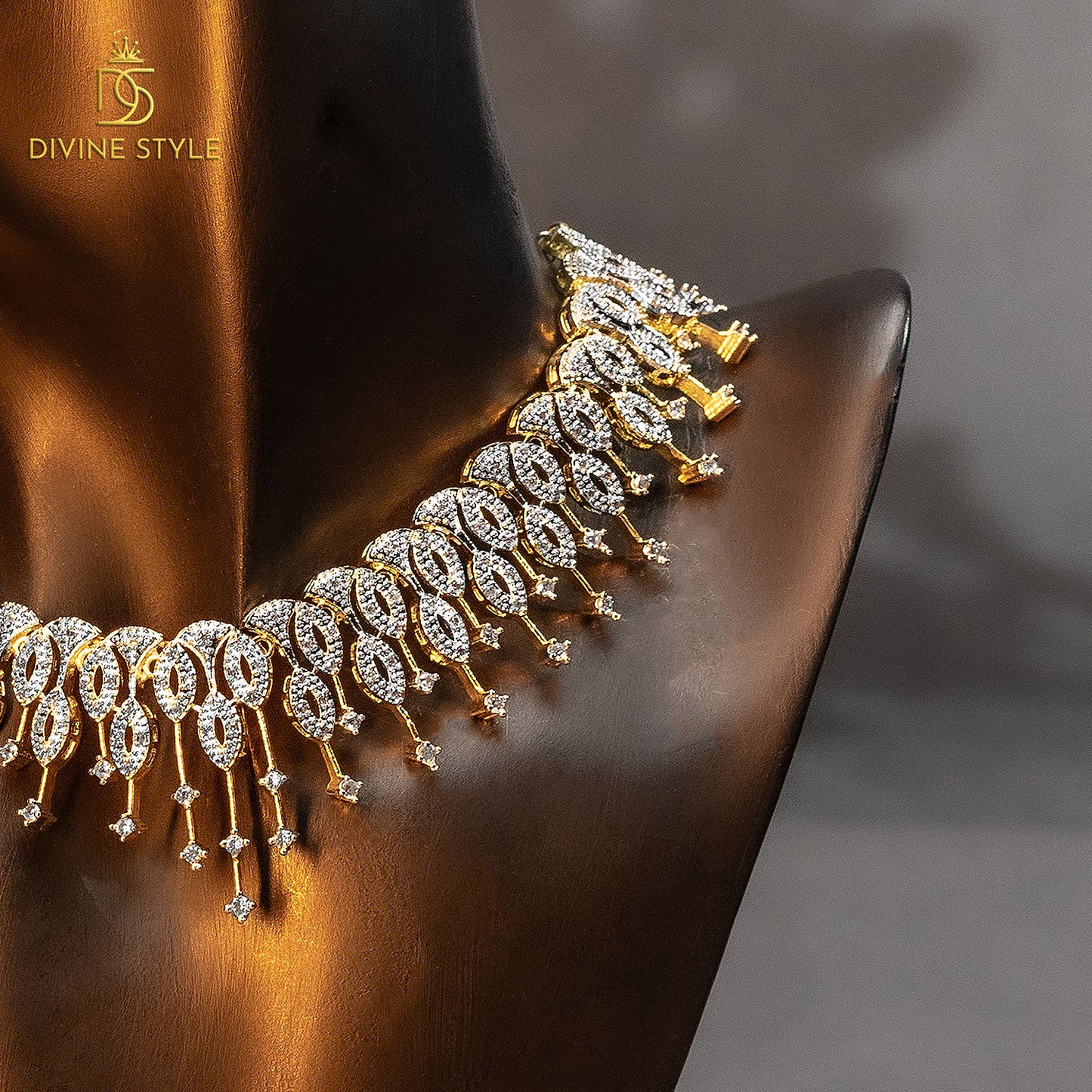 Divine Style Choker Necklace With Earrings