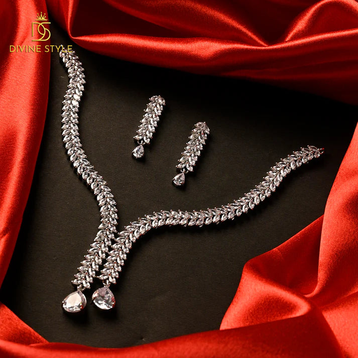 Divine Style Graceful Women jewellery sets