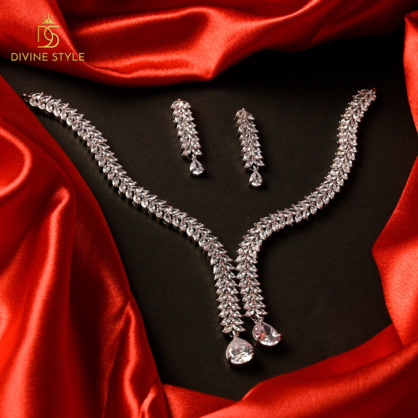 Divine Style Graceful Women jewellery sets