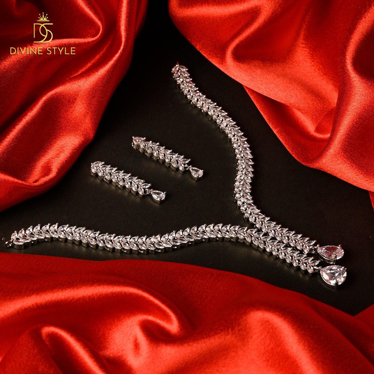 Divine Style Graceful Women jewellery sets