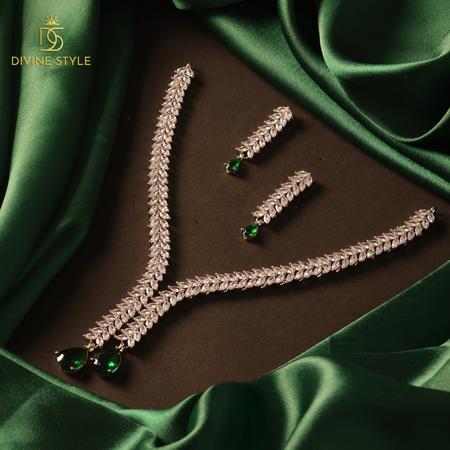 Divine Style Graceful Women jewellery sets