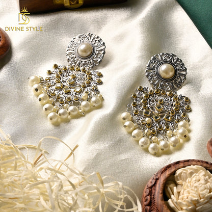Divine Style Traditional Kundan Pearl Jhumka