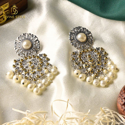 Divine Style Traditional Kundan Pearl Jhumka