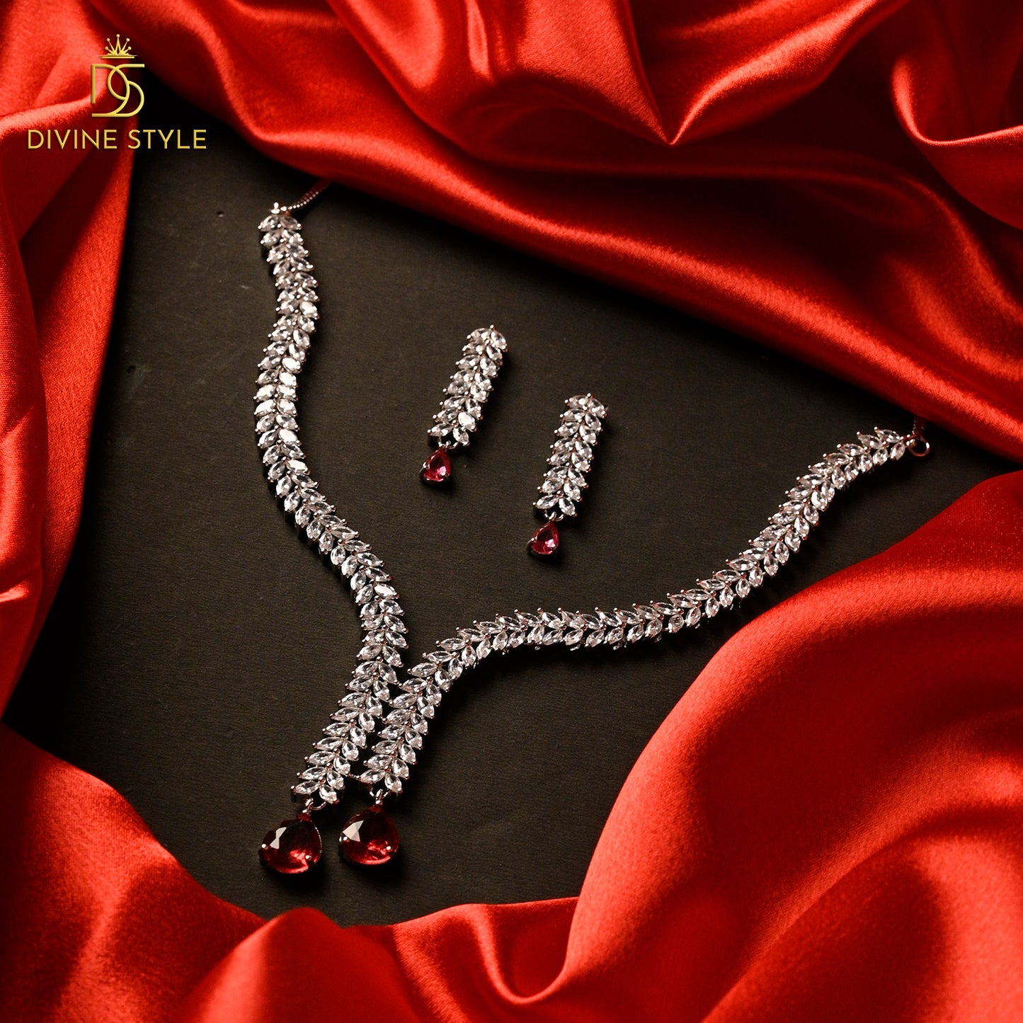 Divine Style Graceful Women jewellery sets