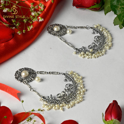 Divine Style Metal Jhumka Set