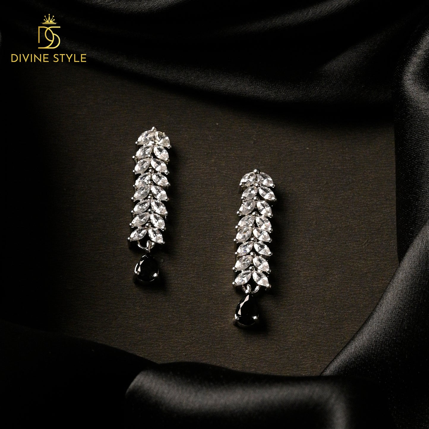 Divine Style Graceful Women jewellery sets