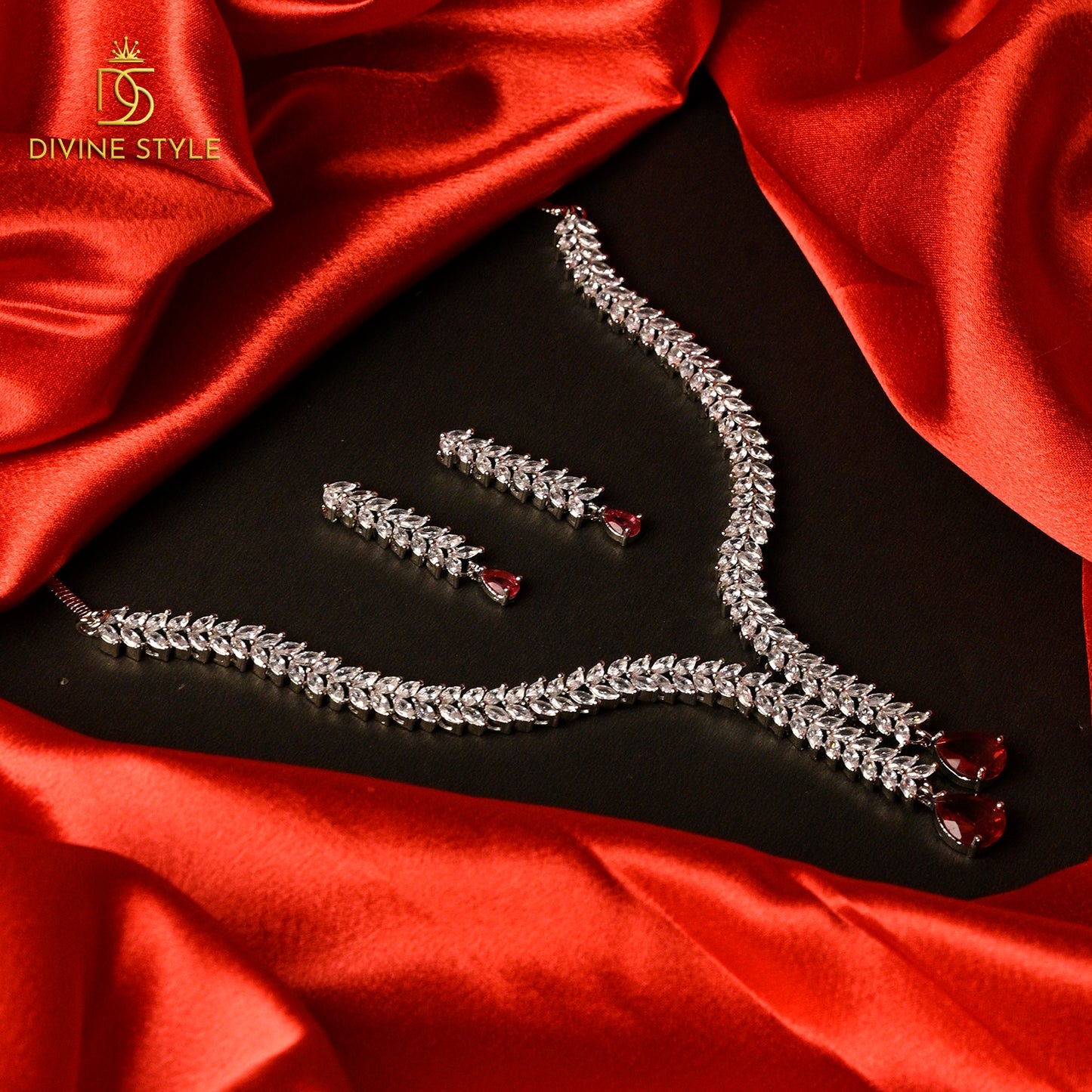 Divine Style Graceful Women jewellery sets