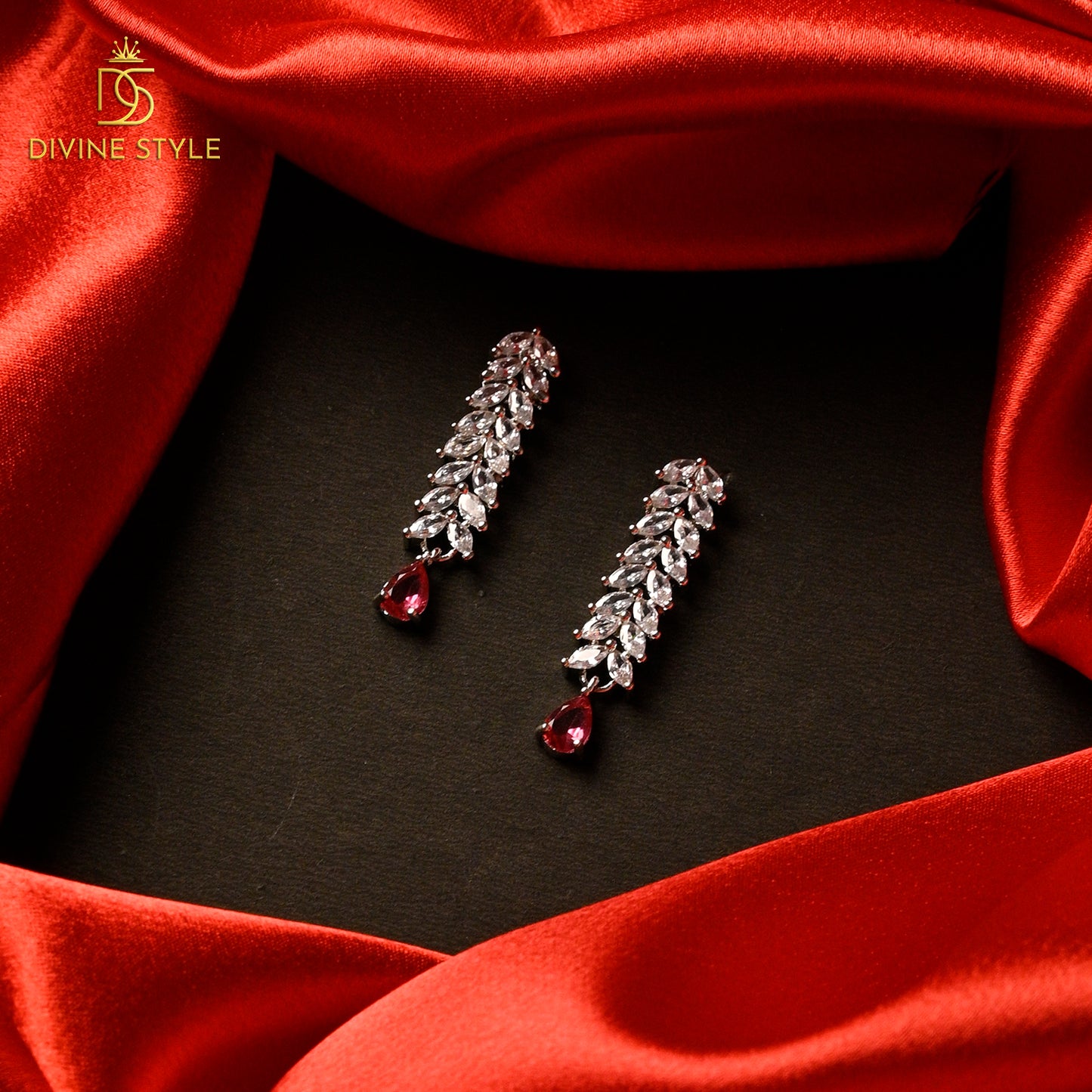 Divine Style Graceful Women jewellery sets
