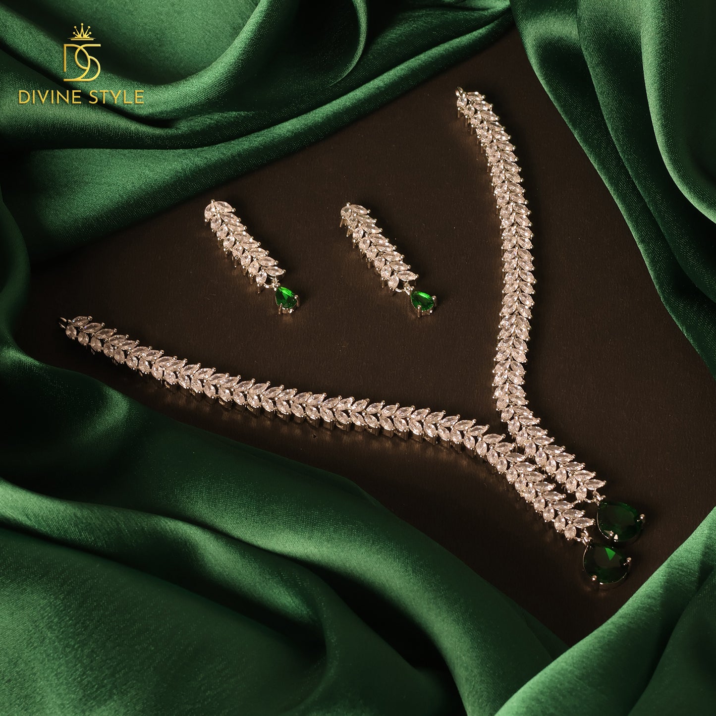 Divine Style Graceful Women jewellery sets