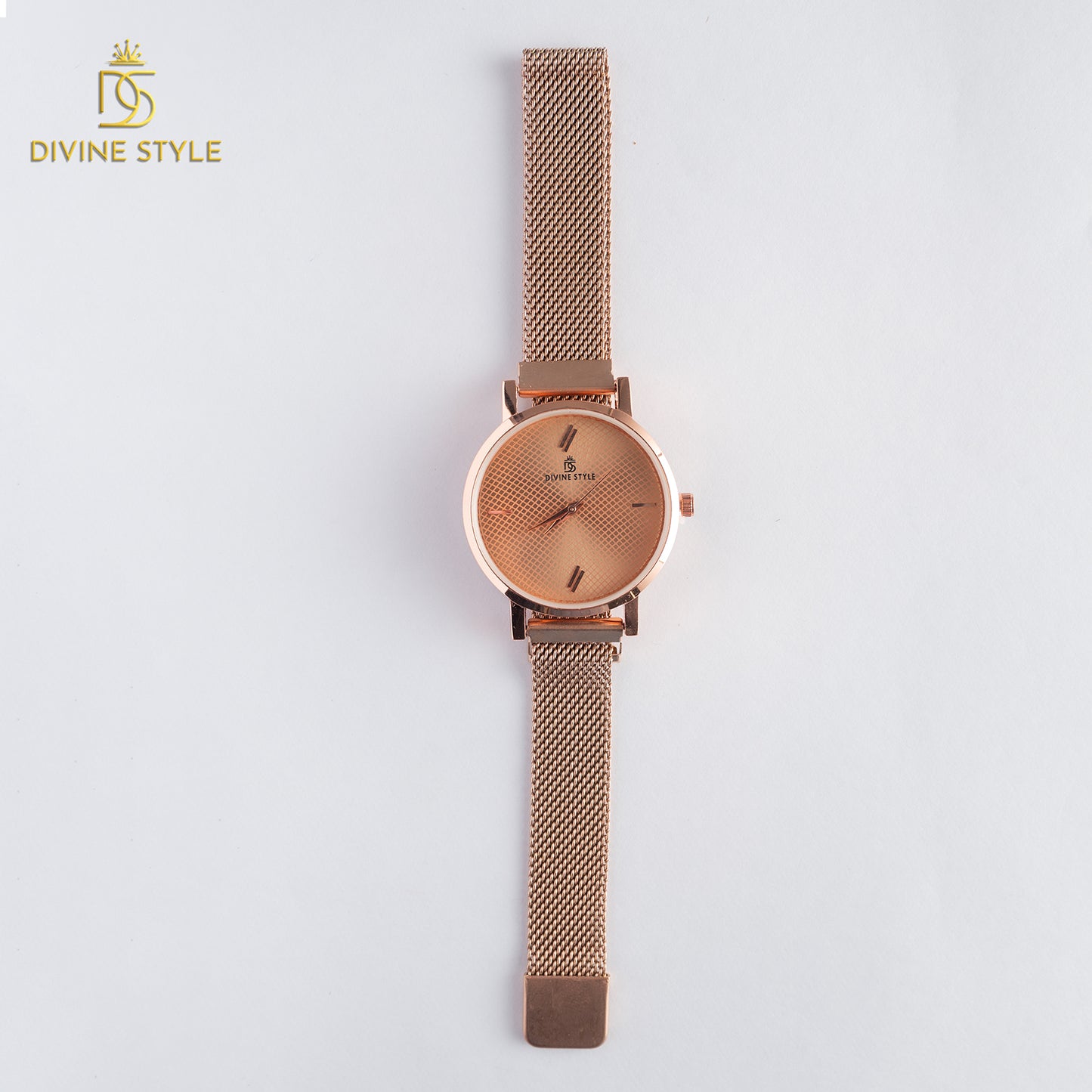 Divine Style Rose Gold Plated Mesh Chain Analog Wrist Watch for Women (Golden)