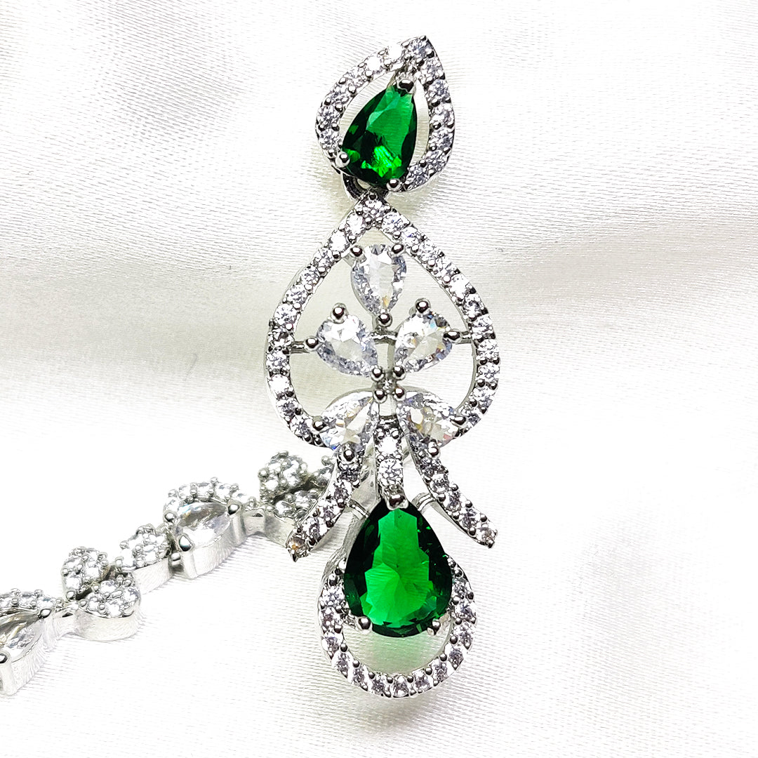 Divine Style ternion Necklace With Earrings