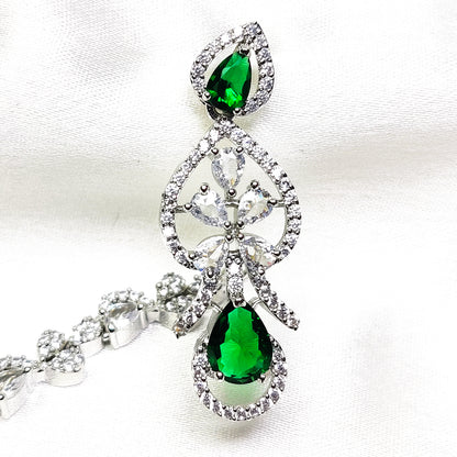 Divine Style ternion Necklace With Earrings