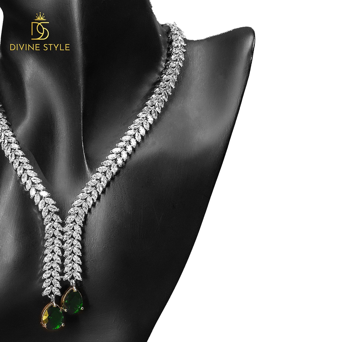 Divine Style Graceful Women jewellery sets