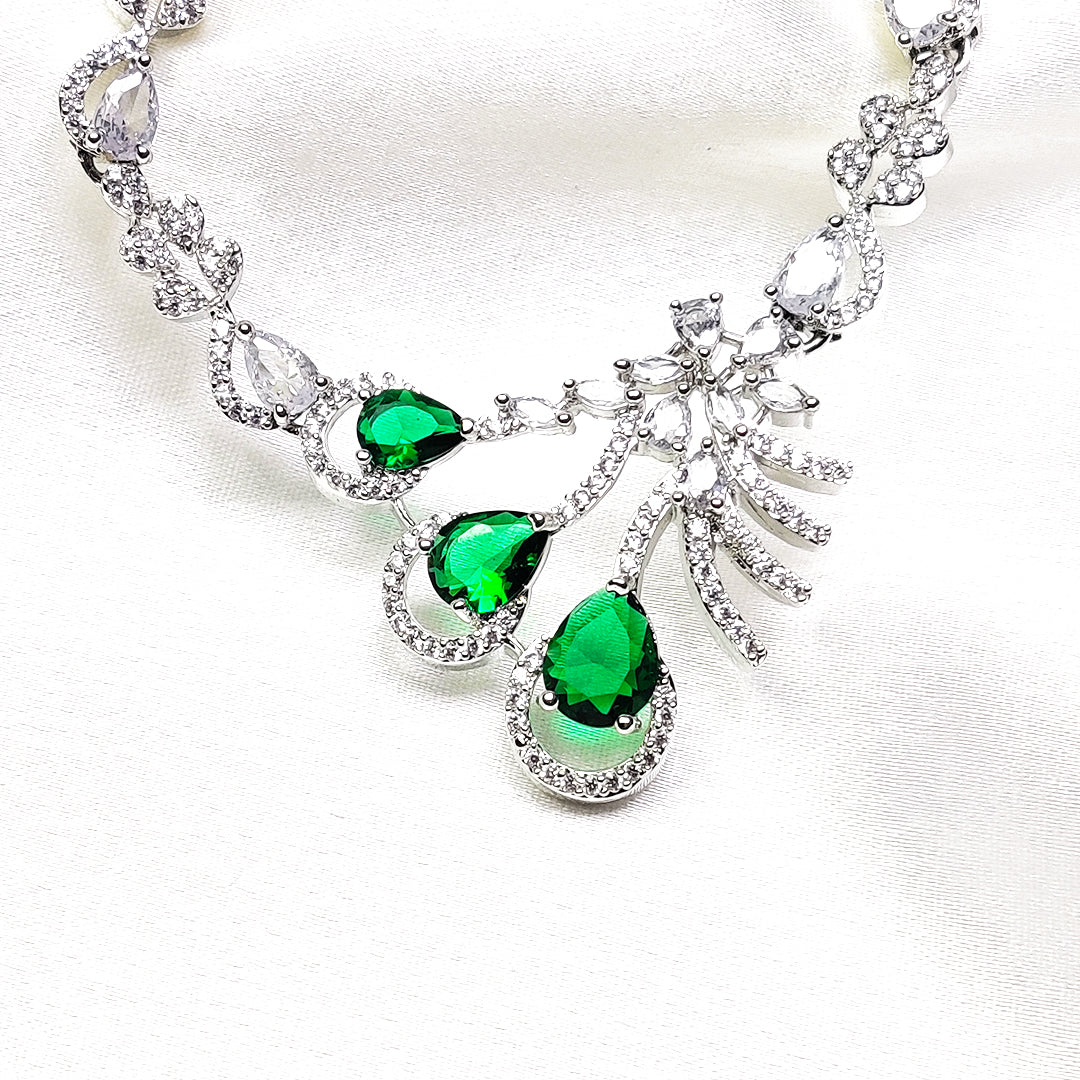 Divine Style ternion Necklace With Earrings