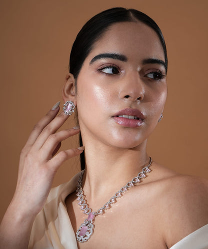 Divine Style Emarald Necklace With Earrings